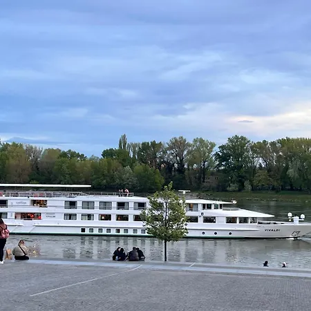 River Front Mezonet Eurovea Bratislava Exterior photo
