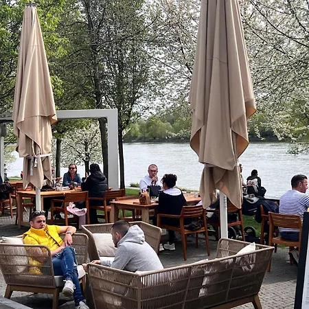 River Front Mezonet Eurovea Bratislava Exterior photo
