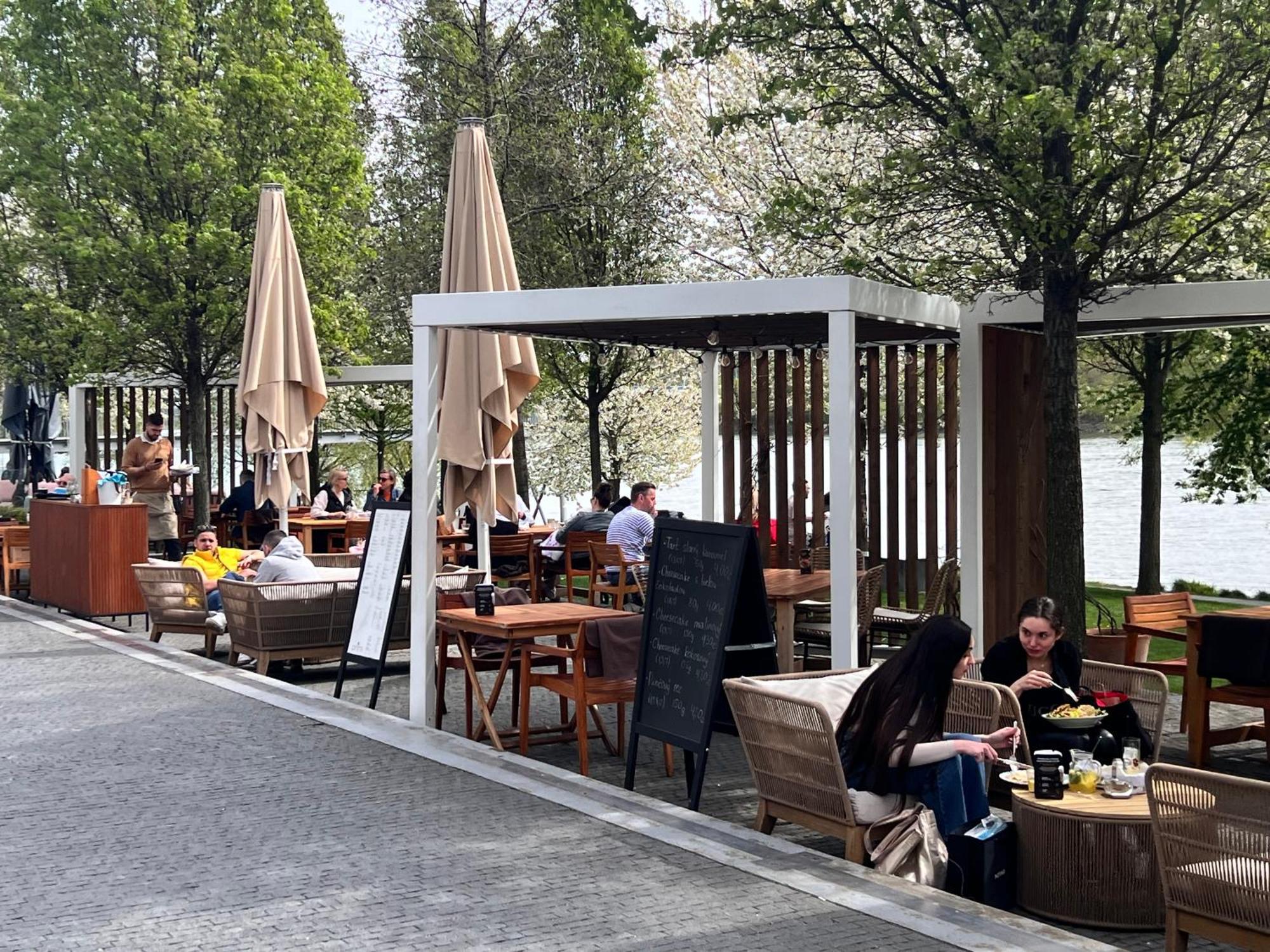 River Front Mezonet Eurovea Apartment
